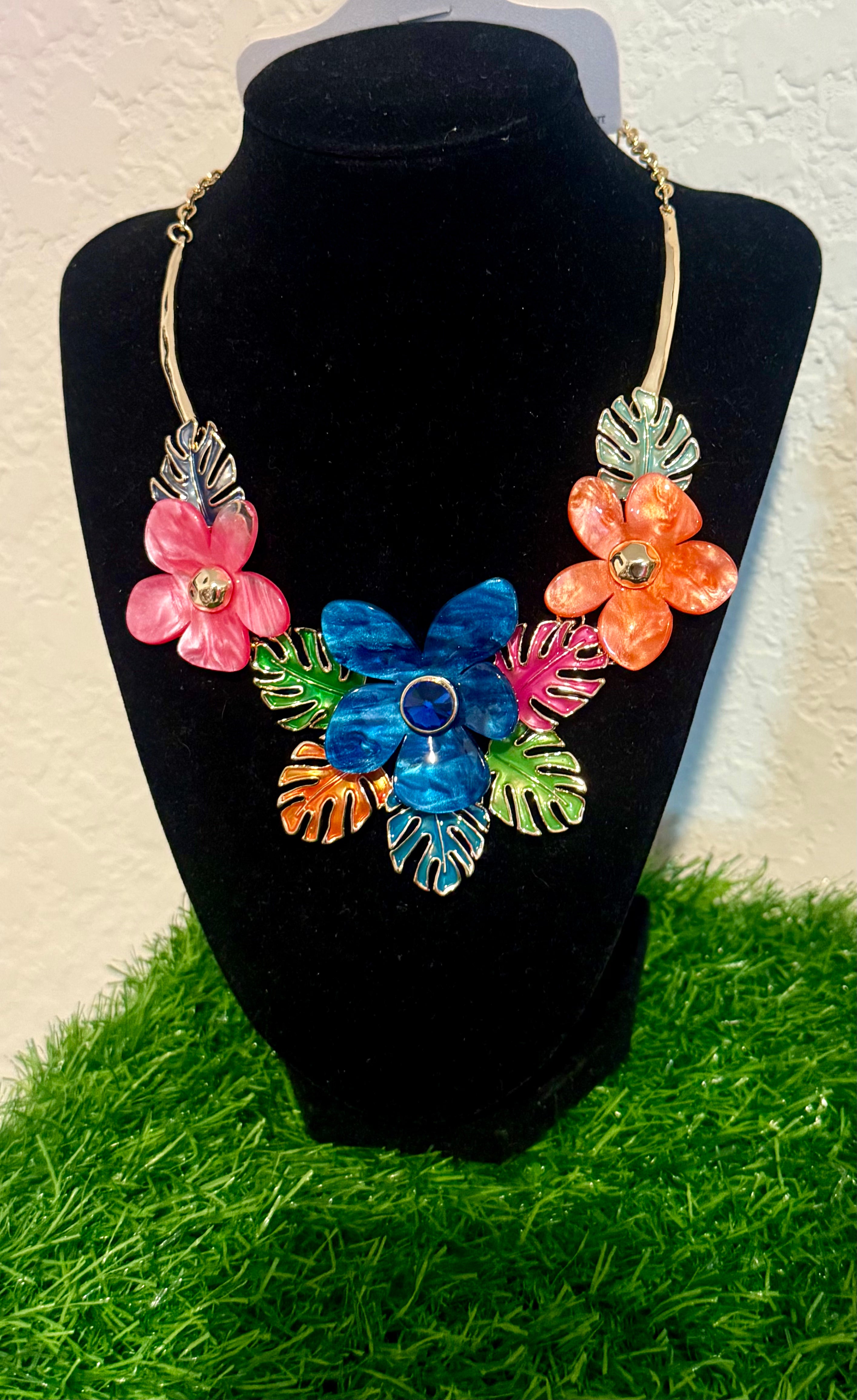 Tropical Vibe Necklace Set